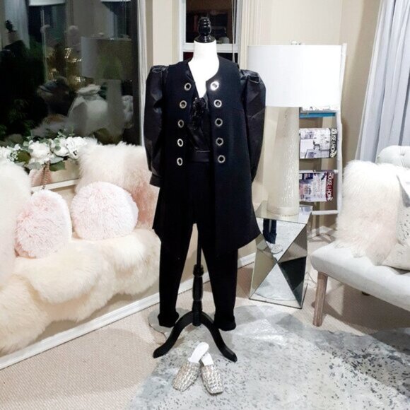 EUC Paraphrase black wool blend sleeveless long line vest w chrome rings - Picture 4 of 9